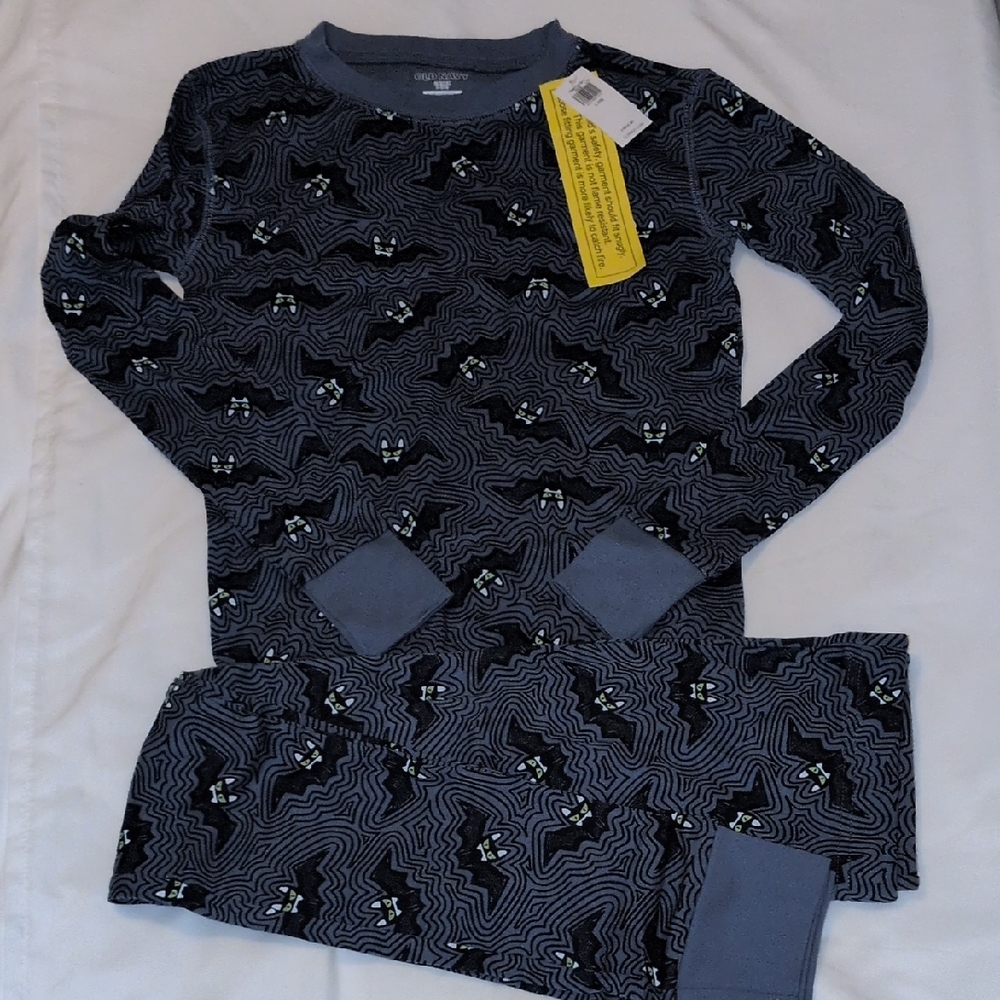 Kids Old Navy PJ's Halloween Bats 10